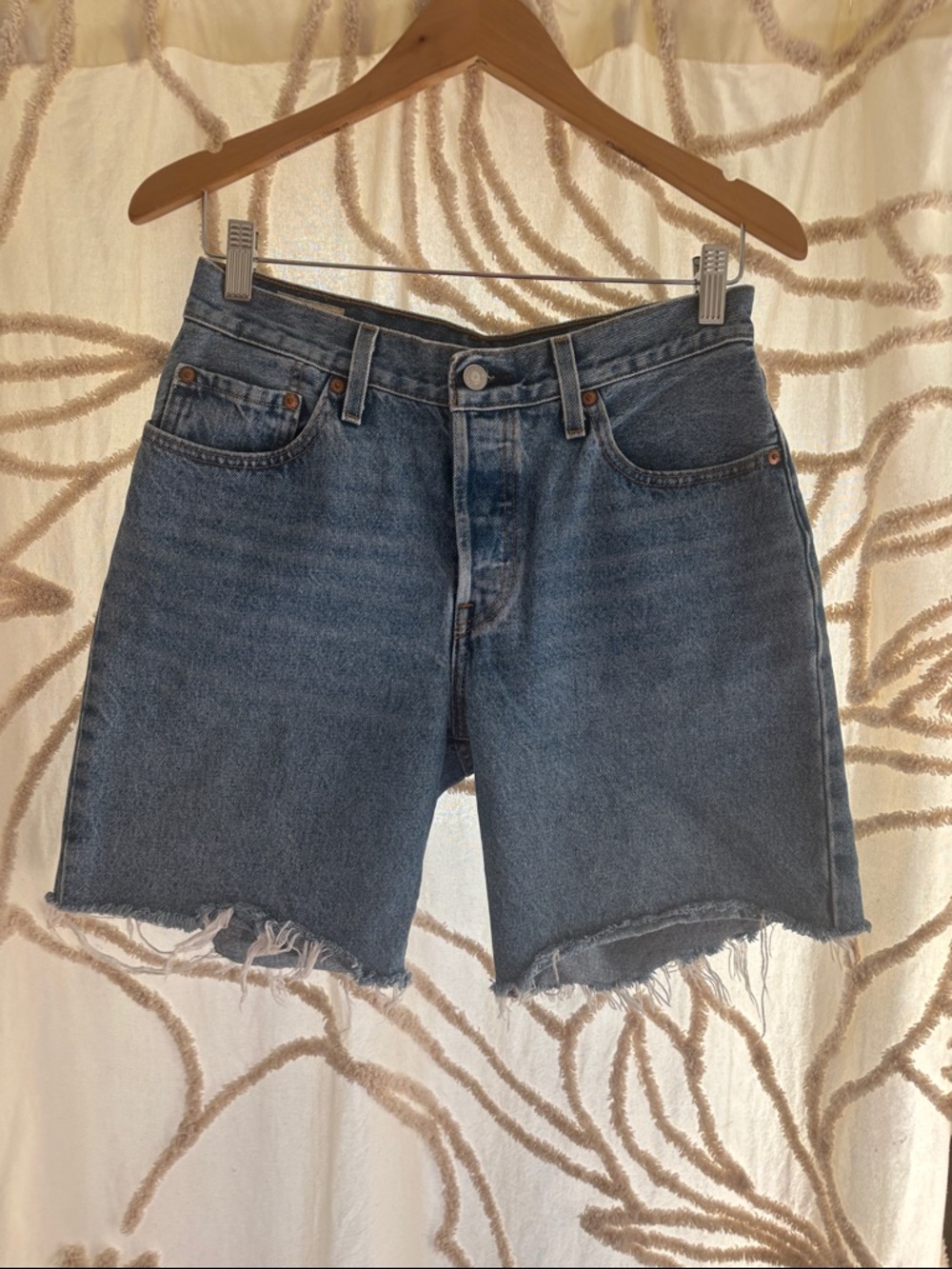 Levi Mid Length Dark Wash Denim Short Size 27